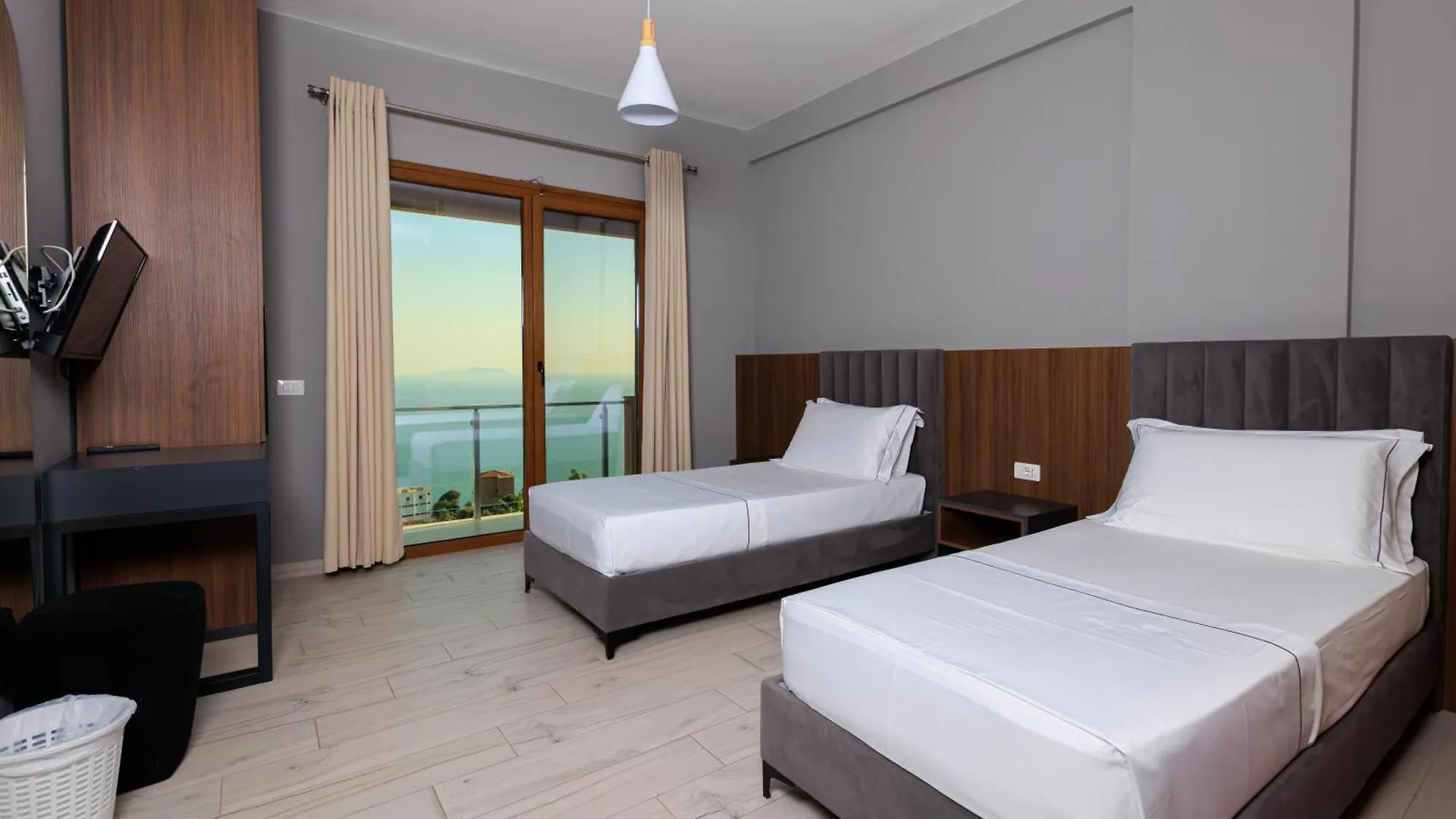 Hotel Amare Дхерми 5*,