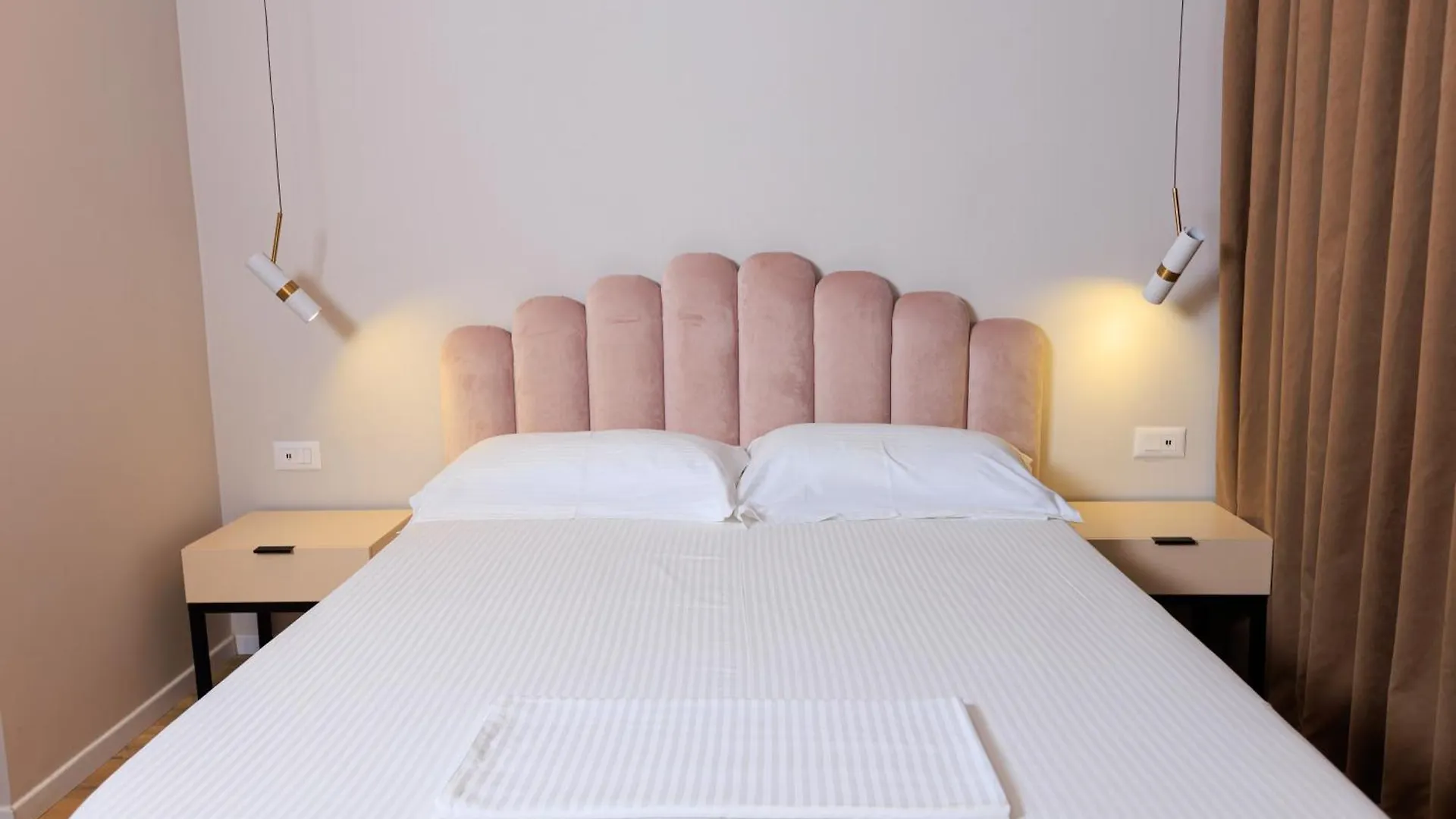 Hotel Amare Дхерми