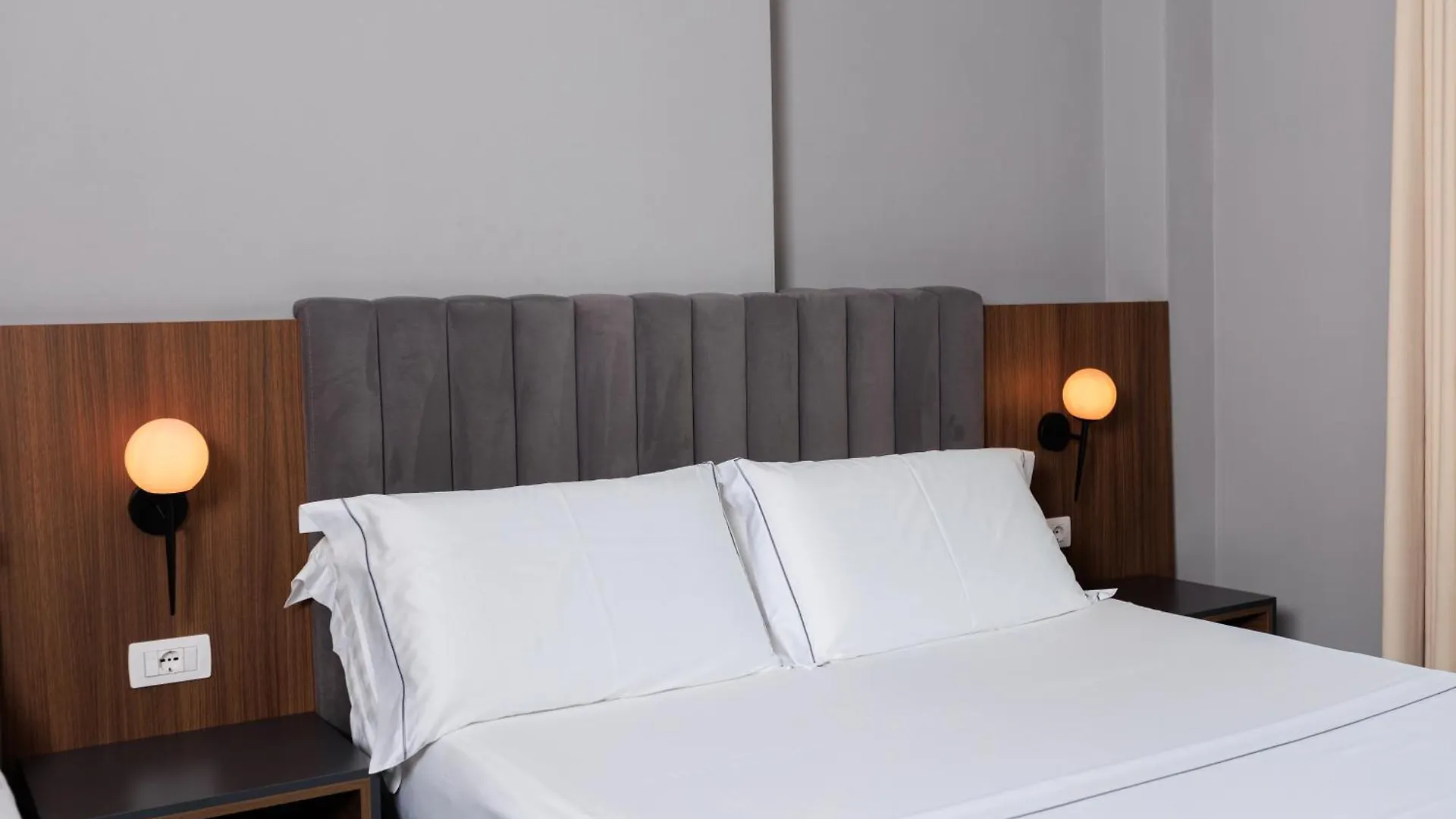 Hotel Amare Дхерми