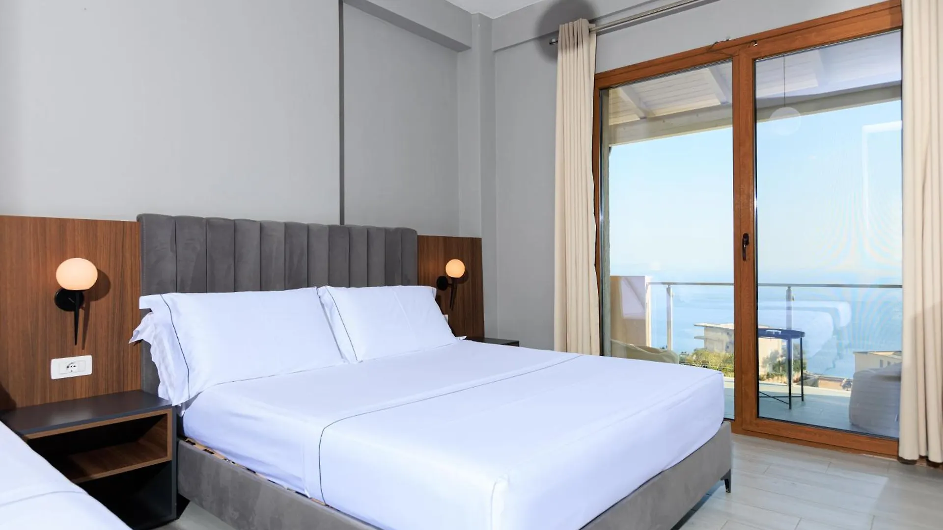 Hotel Amare Дхерми