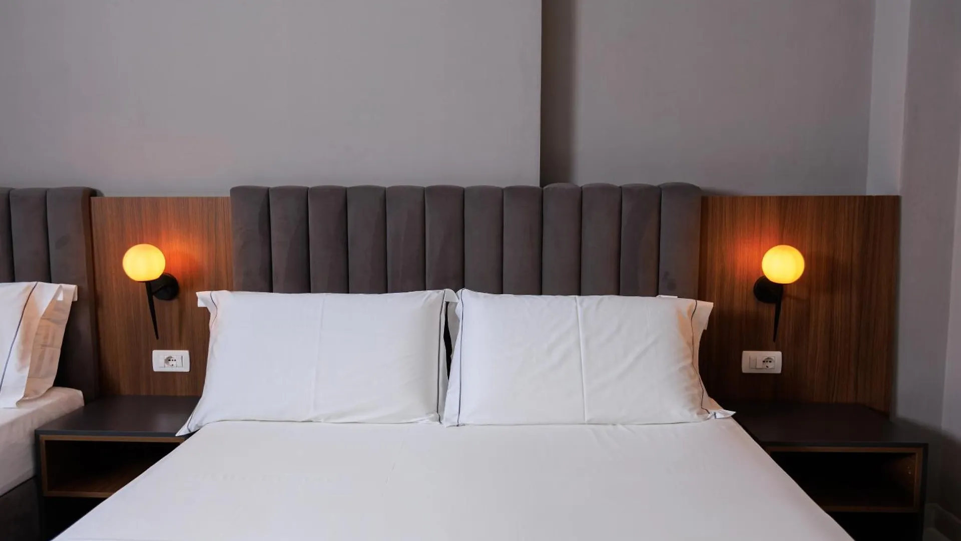 Hotel Amare Дхерми 5*,
