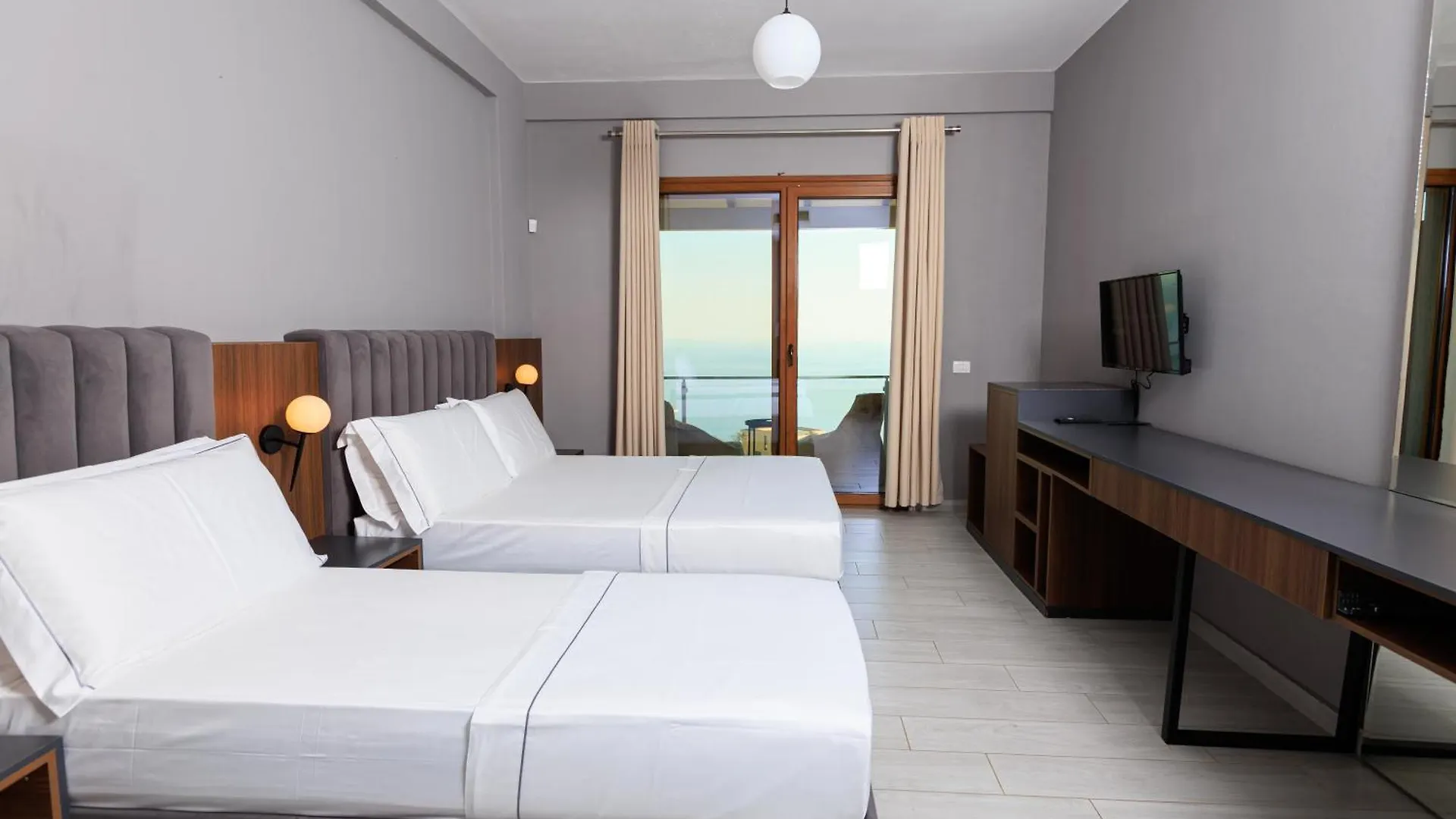 Hotel Amare Дхерми Албания