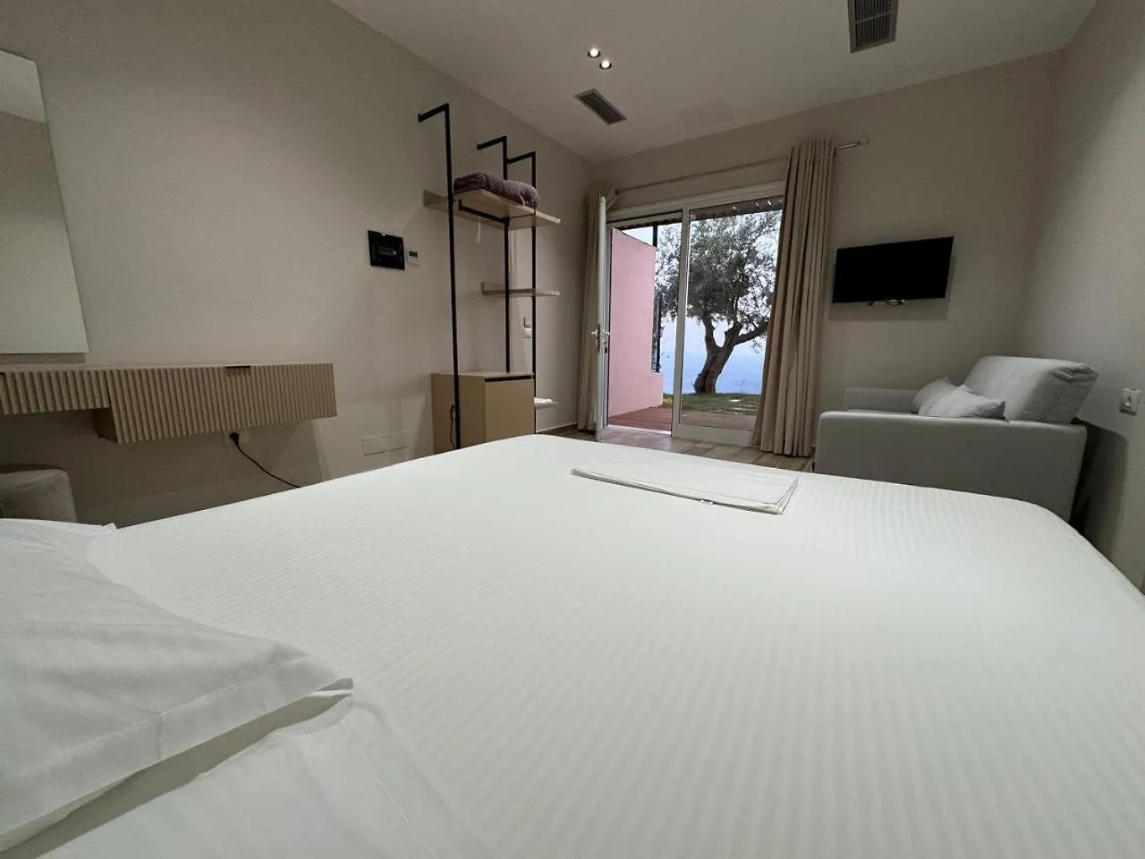 Hotel Amare Дхерми